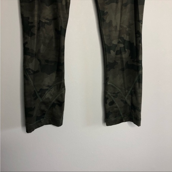 Lululemon Run Inspire Crop II Savasana Camo Green Size 6 - Picture 3 of 6